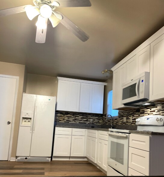 Building Photo - 650 Baltic Dr