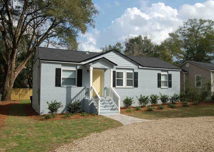 Completely renovated 2017 - 1533 Yancey Street