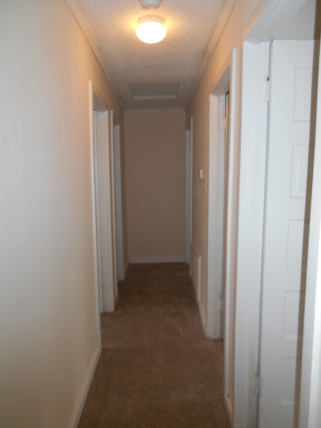 Building Photo - 3865 Roseberry St