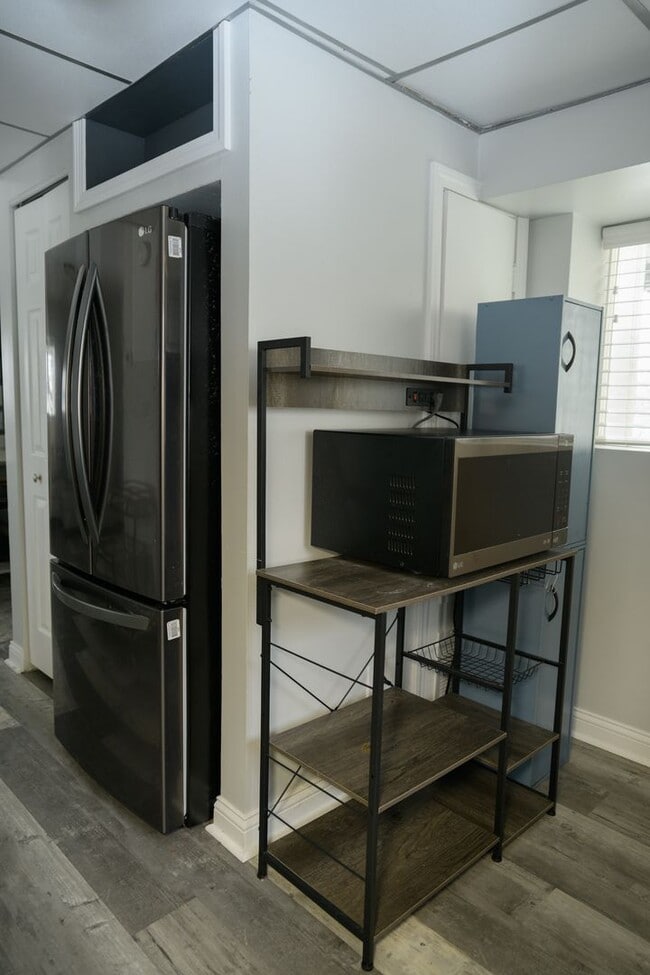 Building Photo - 2 bedroom / 2 bathroom home for rent in Cedar Lake