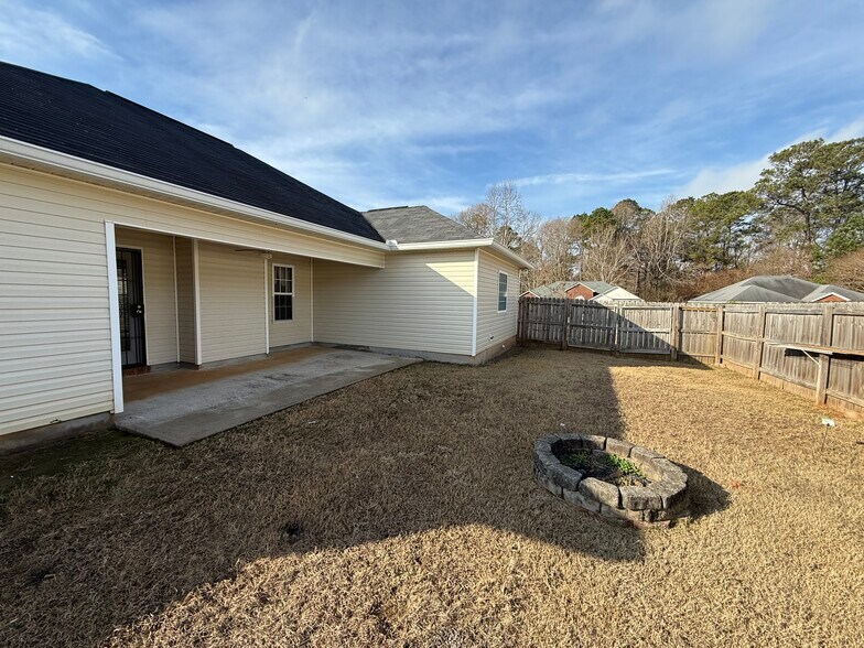 Building Photo - 100 Englewood Ct