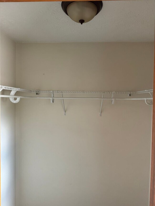 Building Photo - 2 Bedroom, 2.5 Bathroom Half Double in Dublin, OH