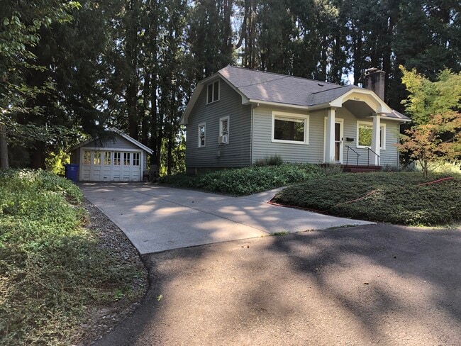 Building Photo - 8528 SW 35th Ave