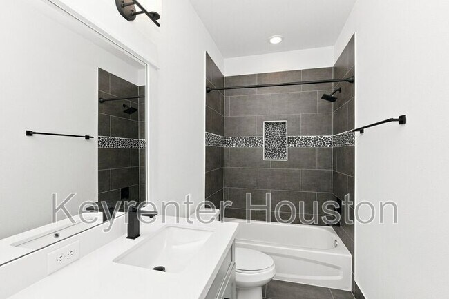 Building Photo - 2908 Stevens St