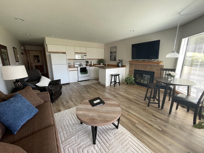 Building Photo - 18 Lake Chelan Shores Dr