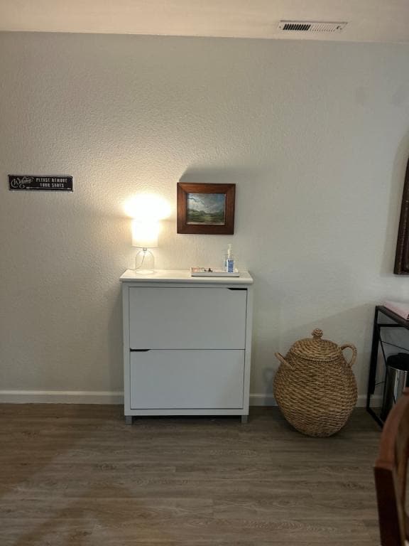 Building Photo - 563 Primrose Dr