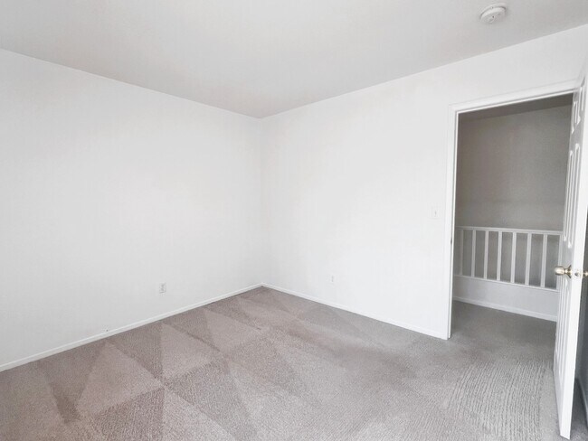 Building Photo - 4451 Sparkle Crest Ave