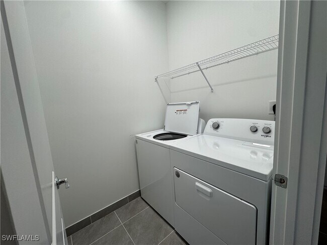 Building Photo - 5277 Marano Dr