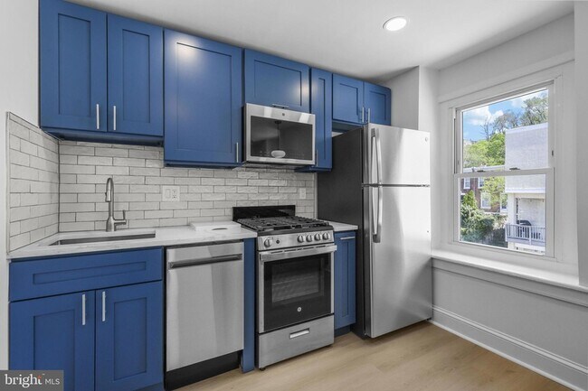 Building Photo - 3871 Terrace St