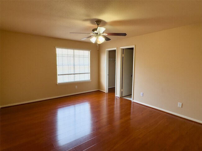 Building Photo - 9800 Pagewood Ln