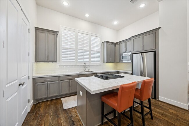 Building Photo - 4721 Banning Dr