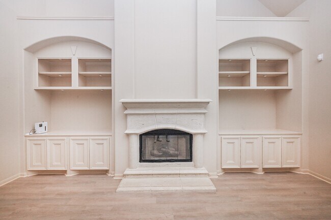 Building Photo - 19 Sandwell Place