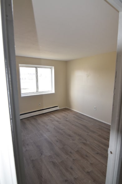 Building Photo - 13420 Euclid Ave