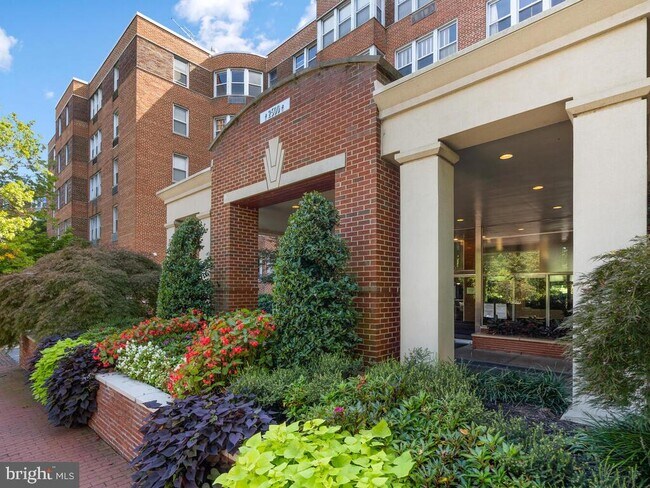 Building Photo - 2500 Q St NW