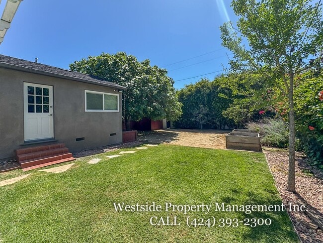 Building Photo - 846 Stanford St