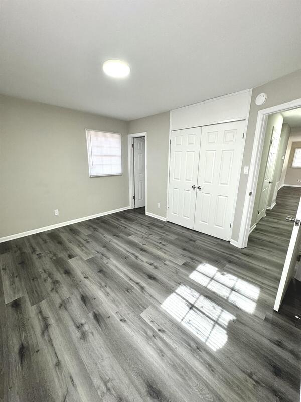 Building Photo - 824 Stoneykirk Dr