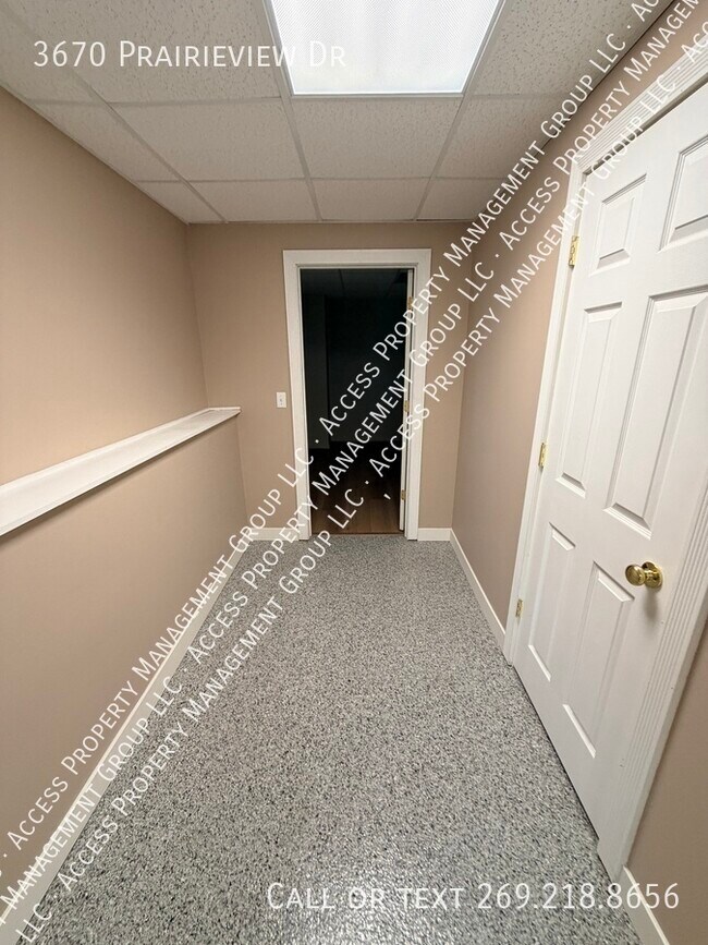 Building Photo - 3670 Prairieview Dr