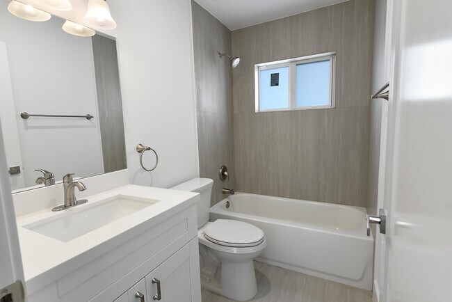 Building Photo - 13177 47th Ct N