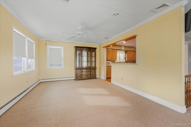 Building Photo - 401 W Walnut St