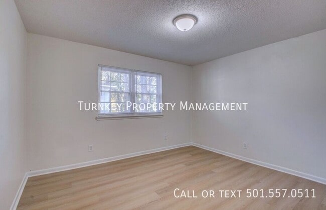 Building Photo - 2511 Montreal Dr