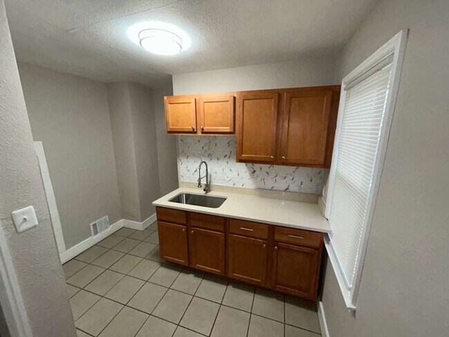 Building Photo - Two units, one home!