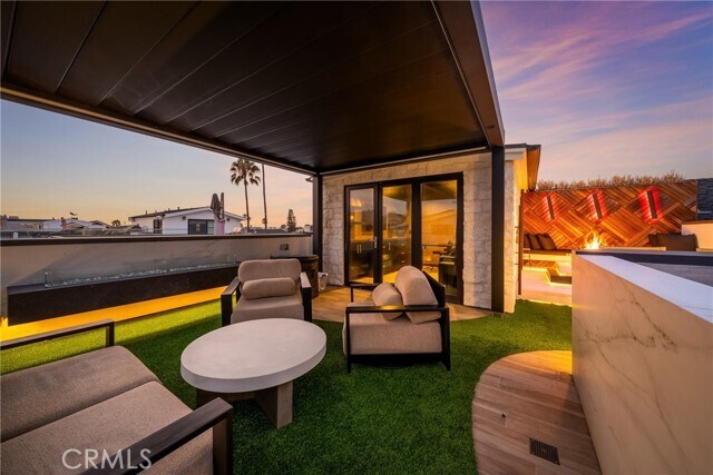 Building Photo - 2037 E Ocean Blvd