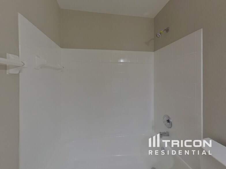 Building Photo - 10440 Coconut Grove Ln