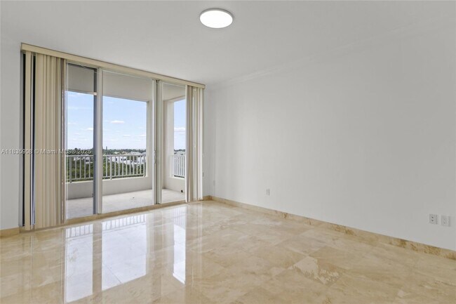 Building Photo - 703 Crandon Blvd