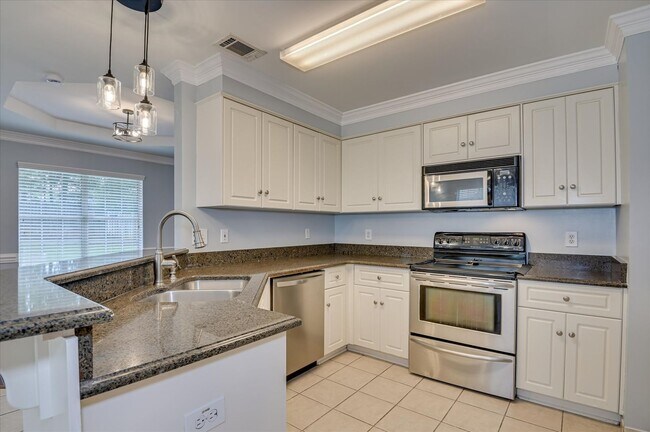 Building Photo - 1094 Maple Ridge Ct