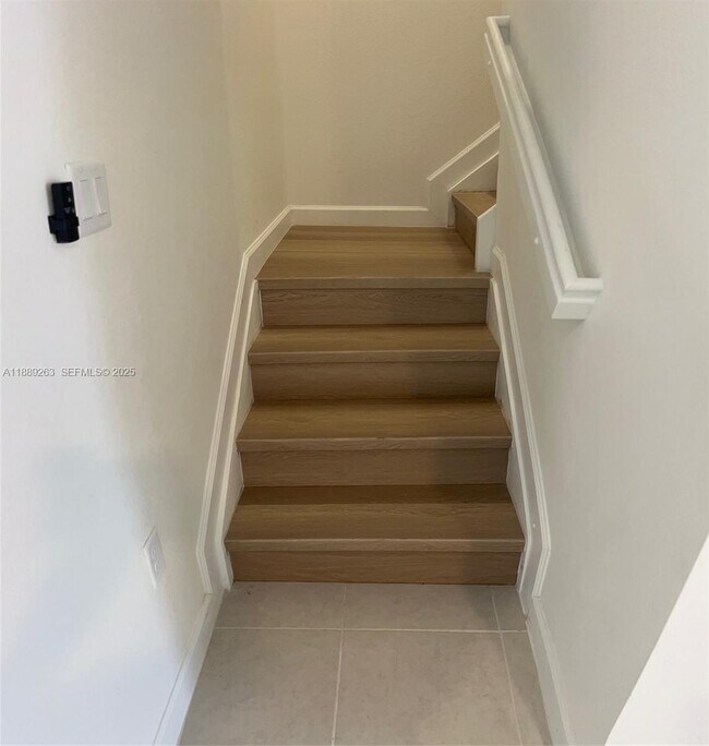 Building Photo - 2451 SE 28th St