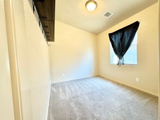 Building Photo - 3BR/2BA/2CG, 1617 sq.ft. rental in Sierra ...