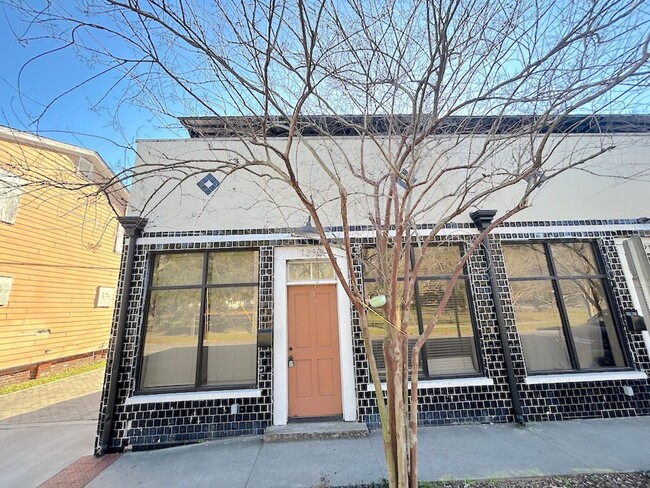 Building Photo - 2 BEDROOM | 2.5 BATH | BALCONY