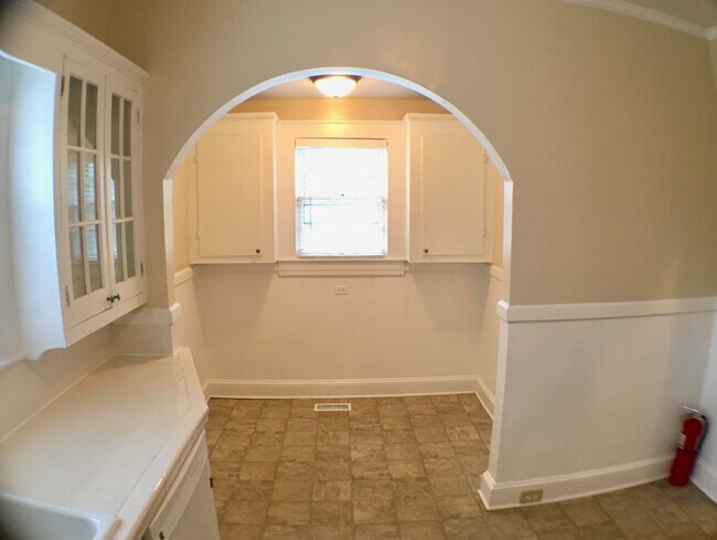 Building Photo - 1518 Polo Rd