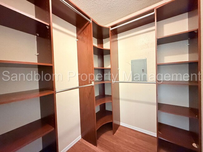 Building Photo - FOR LEASE | Downtown Tulsa | Available NOW!