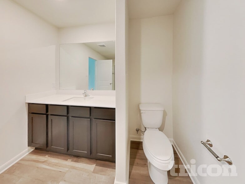 Building Photo - 123 Switchback Hl Rd