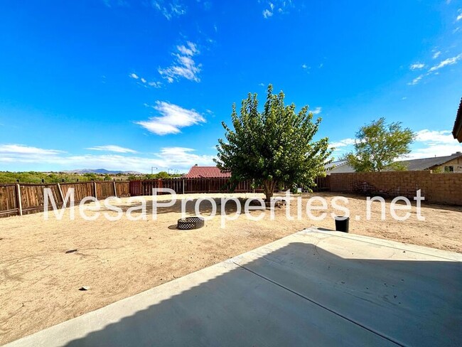 Building Photo - 18390 Mead Ln