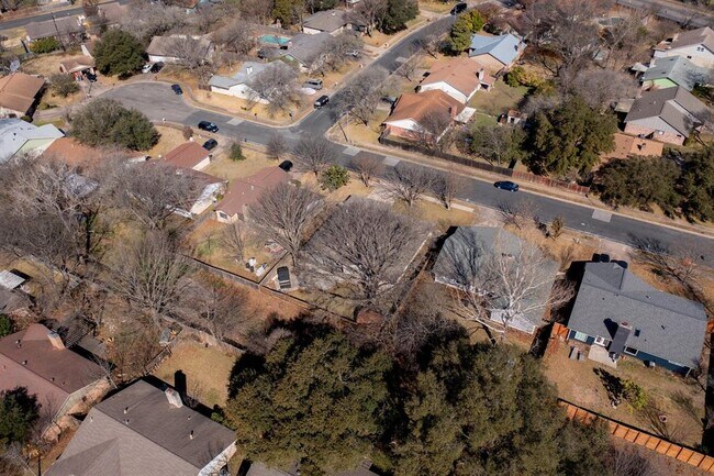 Building Photo - 1317 Meadgreen Cir
