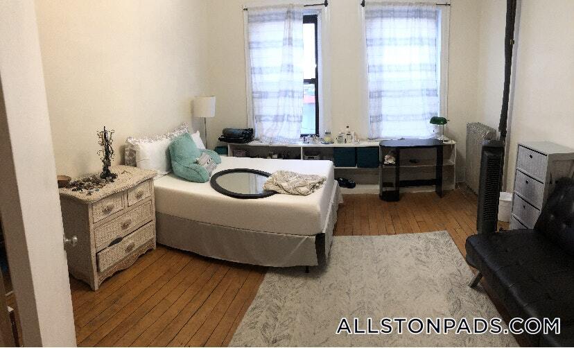 Building Photo - 100 Linden St