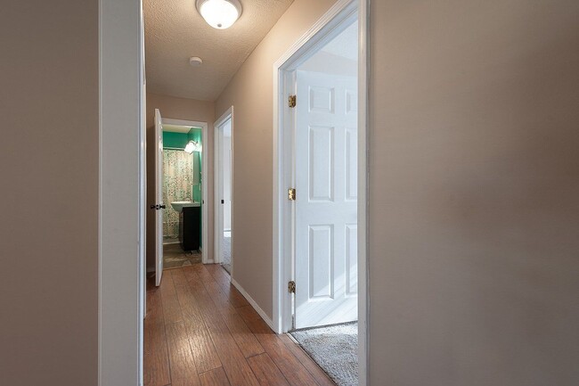 Building Photo - 2301 S Milton Dr