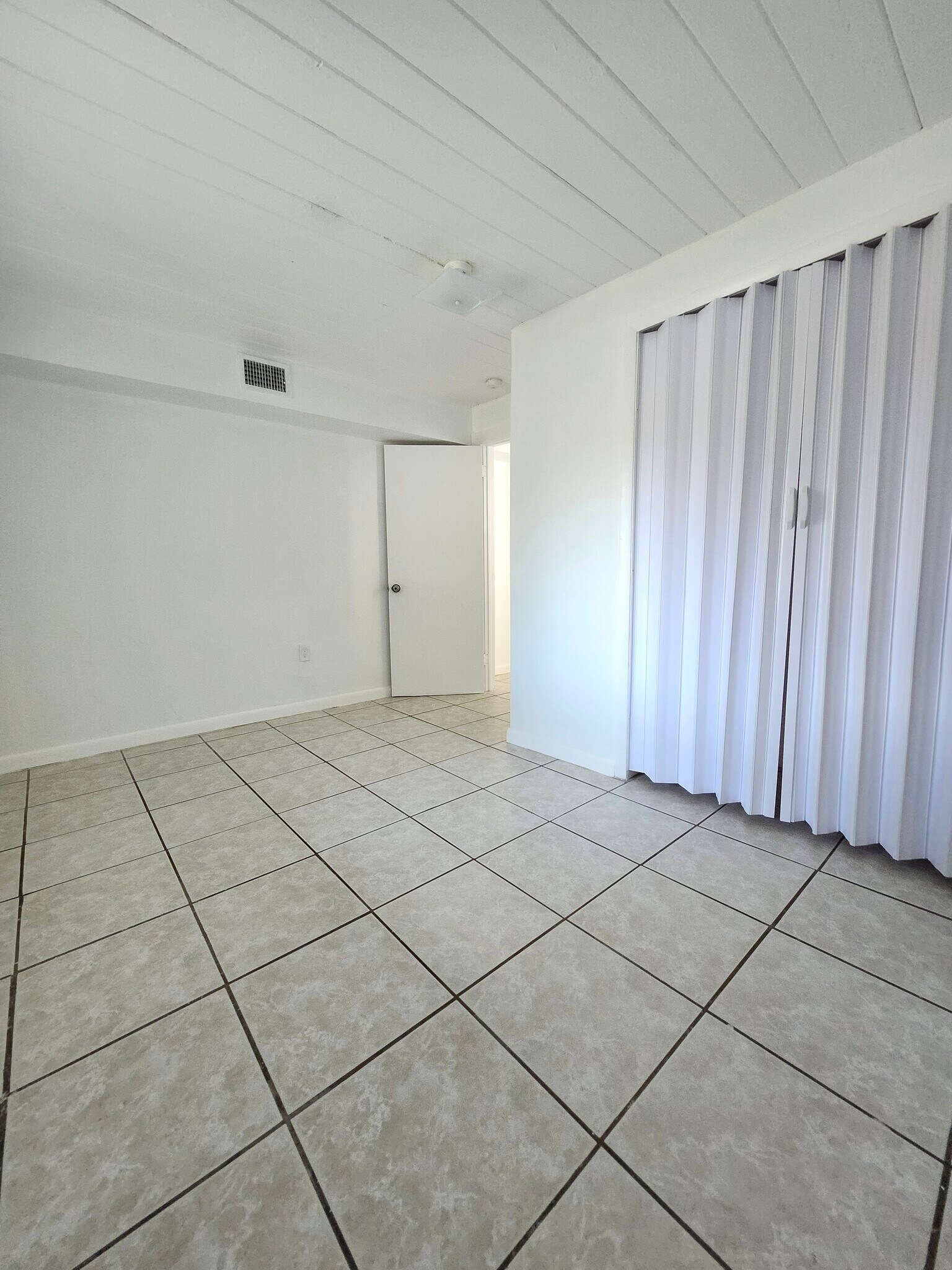 Building Photo - 8883 SW 126th Ter