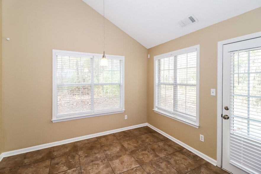 Building Photo - 944 Shorey Ln