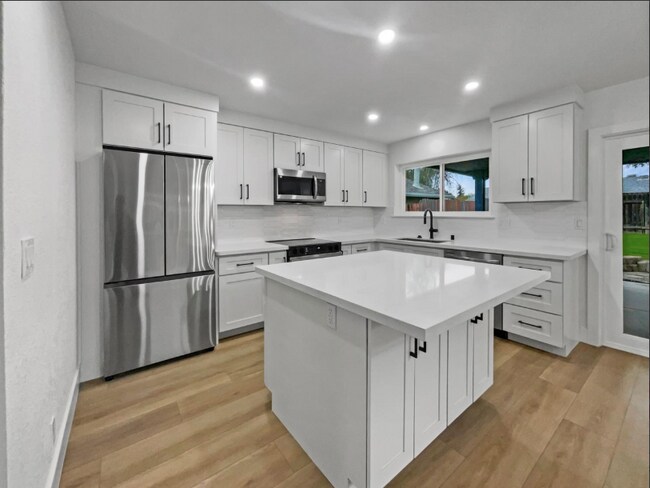 Building Photo - 7952 Summerplace Dr