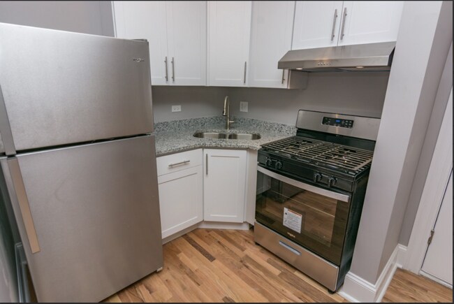 Building Photo - 0 bedroom in Chicago IL 60624