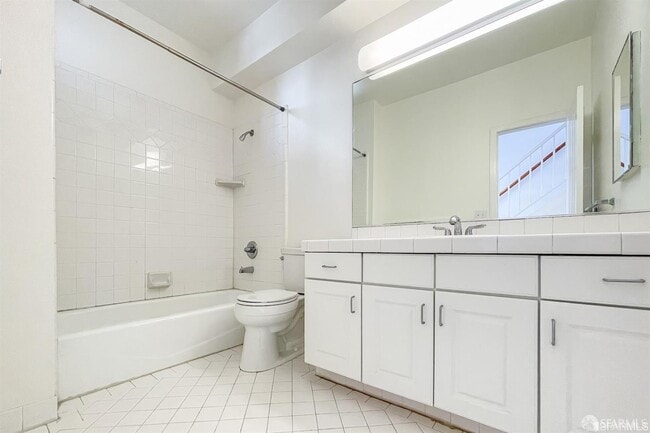 Building Photo - 18 Jennifer Pl