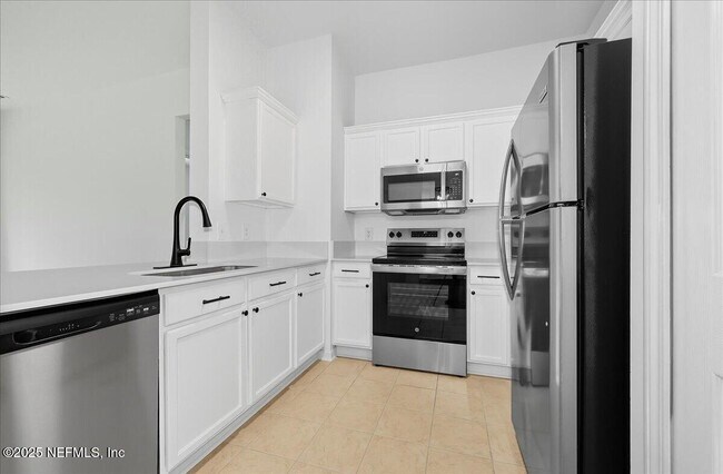 Building Photo - 8601 Beach Blvd