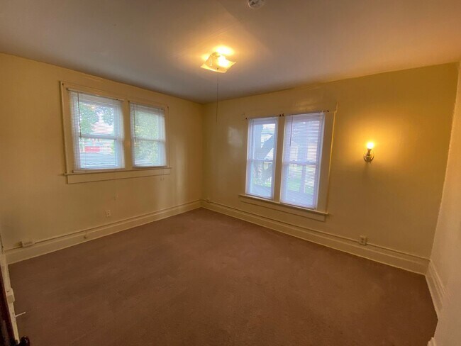 Building Photo - 77 Frambes Ave