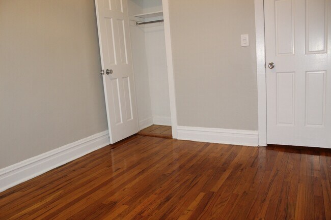 Building Photo - 5024 N Winthrop Ave