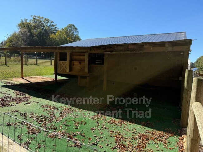 Building Photo - 7472 Middlestream Rd