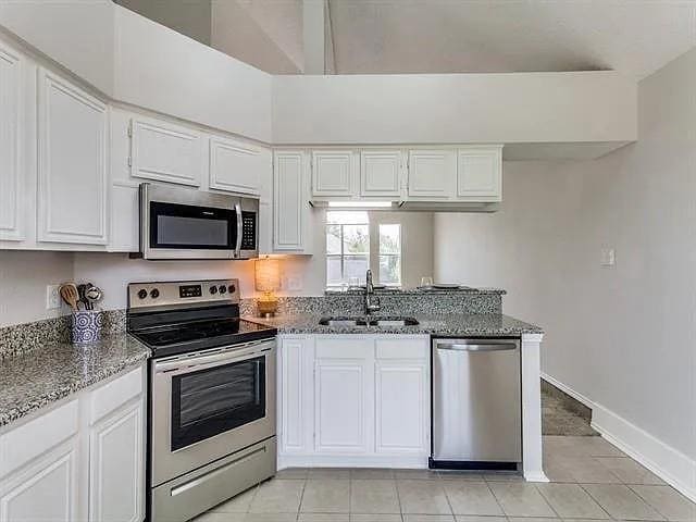 Building Photo - 2319 Foothill Rd