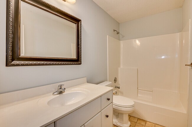 Building Photo - 3882 Villa Ln